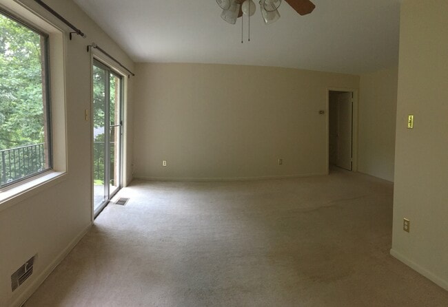 Photo - 10512 Weymouth Street #203 House