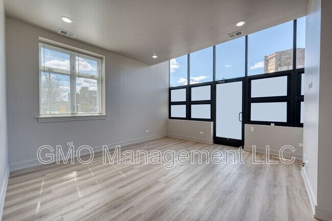 Foto del edificio - 1431 S Kedzie Ave
