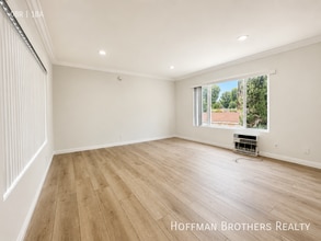Building Photo - 20445 Saticoy St