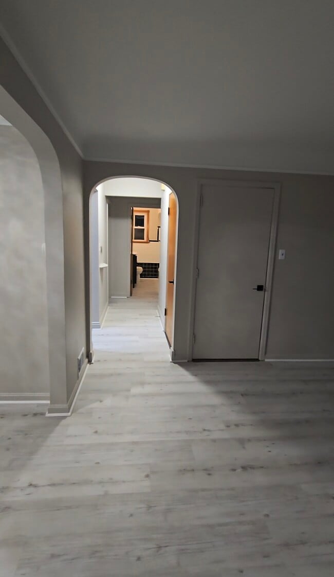 Building Photo - Mt Airy