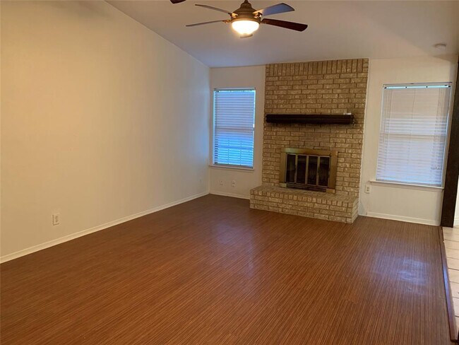 Building Photo - 112 S Mt Rushmore Dr