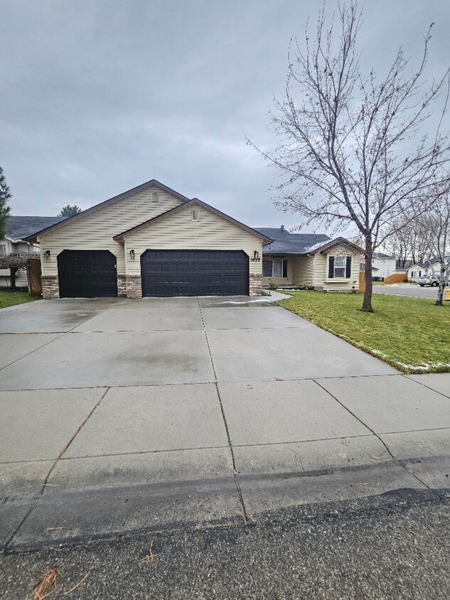 Primary Photo - Cute Nampa Home