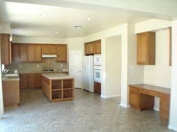 Building Photo - 690 Leah Ln