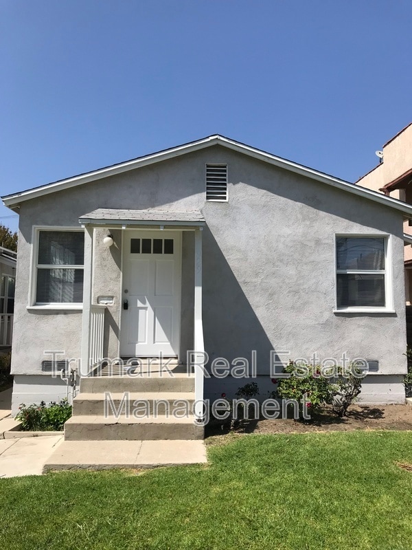 Building Photo - 929 E Lexington Dr