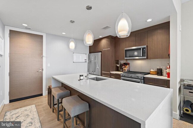 Foto del edificio - 930 Rose Ave