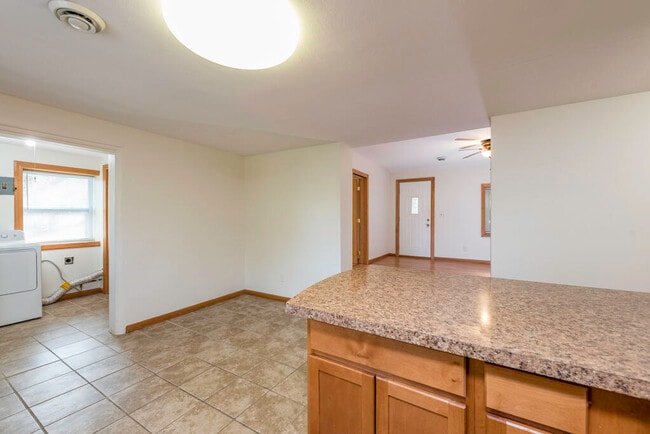 Foto del edificio - 10605 39th Ave