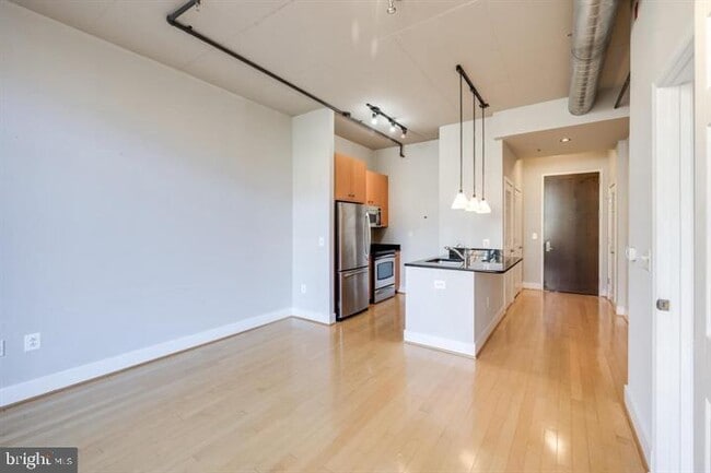 Building Photo - 520 John Carlyle St