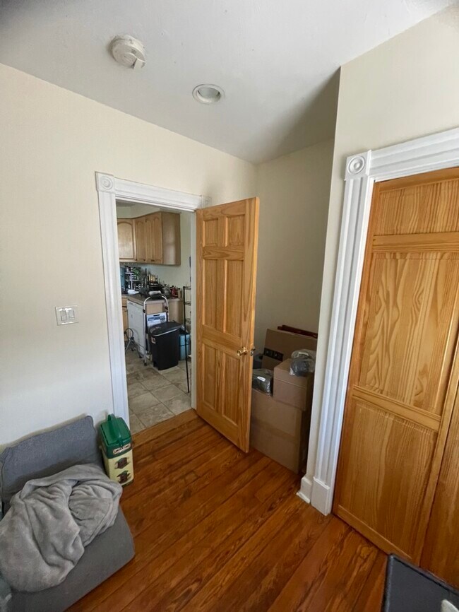 Building Photo - 258 Beacon St
