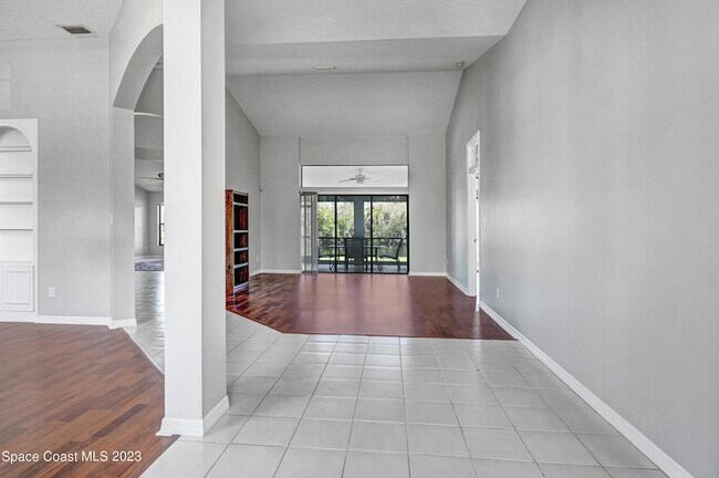Foto del edificio - 3643 Bluefield Ave