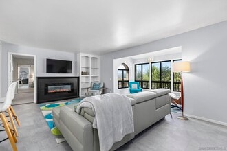 Building Photo - 2510 Clairemont Dr