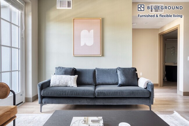 Foto del edificio - 920 Bayswater Ave