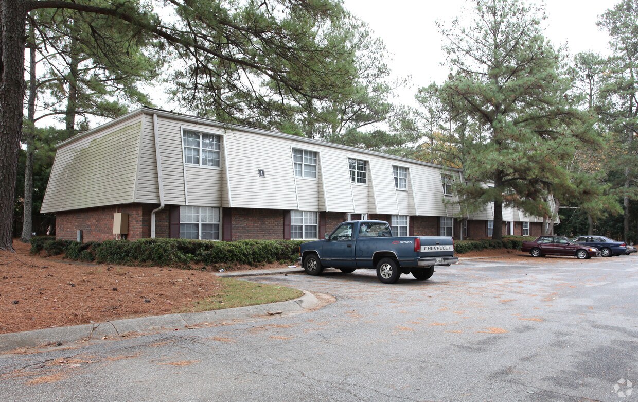 Arbor Gardens Apartments College Park, GA