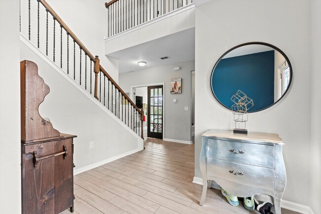 Building Photo - Beautiful Home