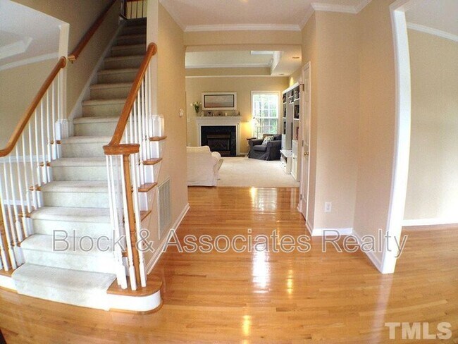 Photo - 202 Sterling Ridge Way House