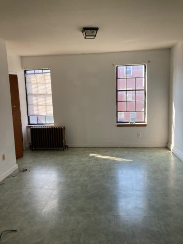 Building Photo - 2922 Frankford Ave