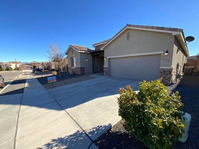 Building Photo - Recent Construction Luxury 4 Bedroom Home Available Near 528 / 550 in Rio Rancho!