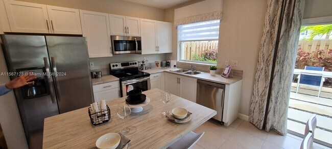 Foto del edificio - 1849 SE 27th Dr