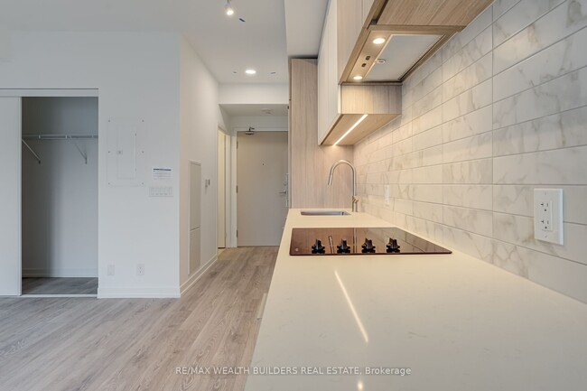 Building Photo - 2020 Bathurst St