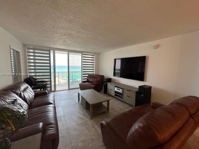 Foto del edificio - 3140 S Ocean Dr