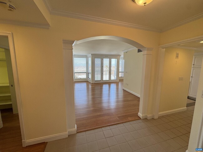 Foto del edificio - 500 Crestwood Dr