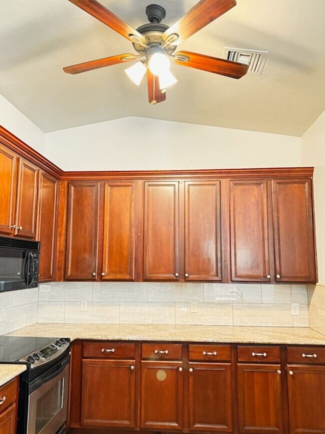 Building Photo - 2+ Mesa Rental