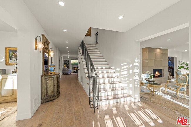 Foto del edificio - 520 N Bedford Dr