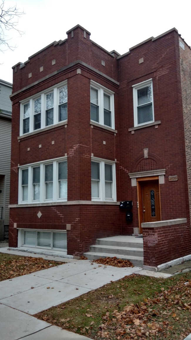 Building Photo - 2438 N Menard Ave