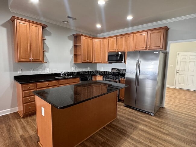 Foto del edificio - 7310 Caversham Way