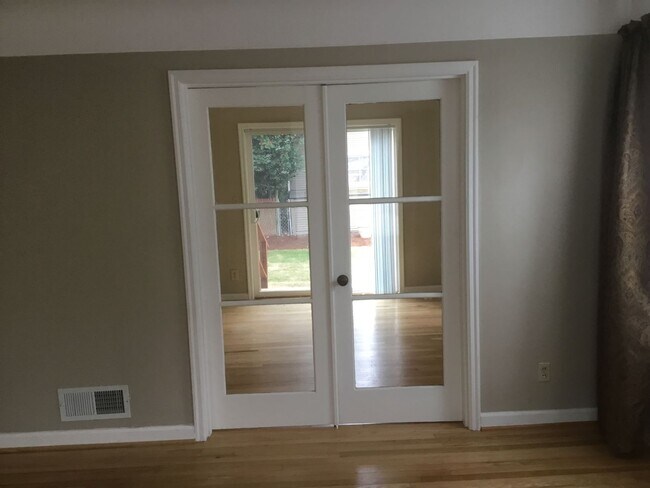 Building Photo - WONDERFUL WILLAMETTE