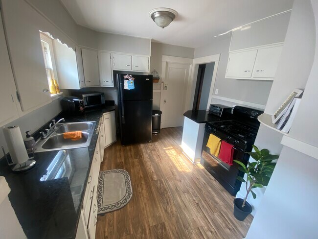 Kitchen - 291 Hartwell Rd