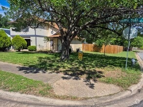 Building Photo - 11701 Hidden Quail Dr
