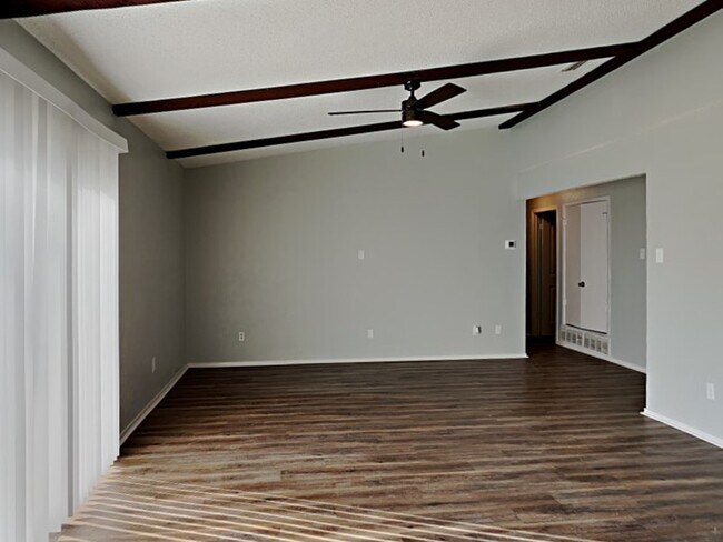 Foto del edificio - 2312 Suffolk Ln