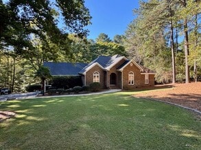Building Photo - 2095 Woodberry Dr