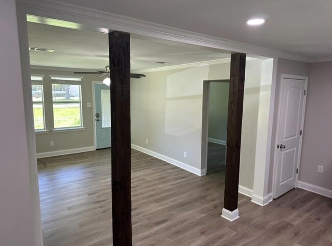 Building Photo - 17660 Avalon Terrace