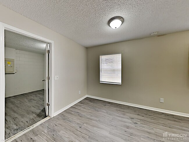 Building Photo - 3181 Clewiston St