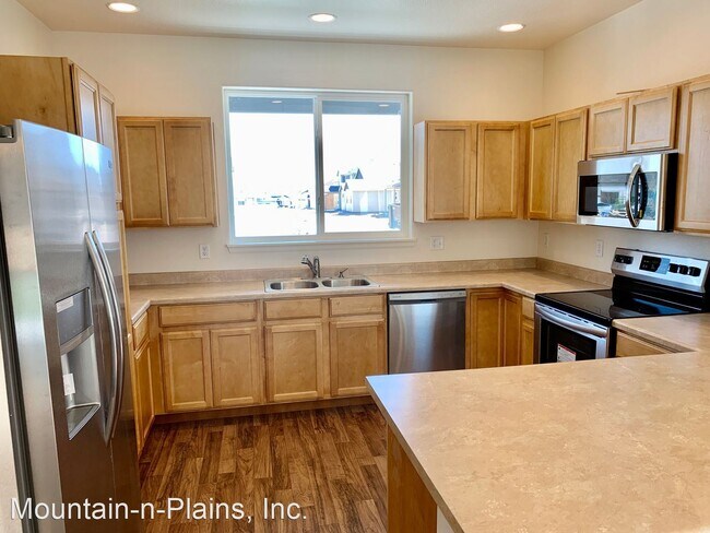 Foto del edificio - 4 br, 2.5 bath House - 826 Finch Drive