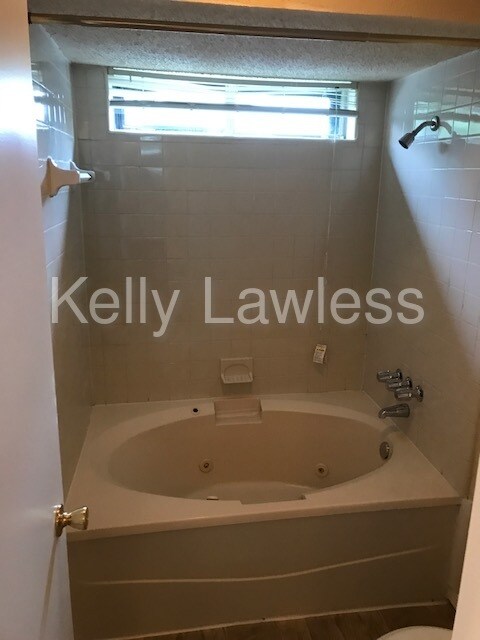 Foto del edificio - 1036 Cottonwood Dr
