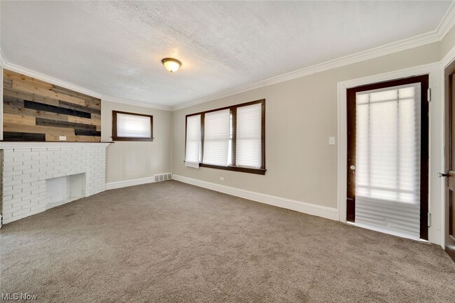 Building Photo - 1394 Larchmont Rd
