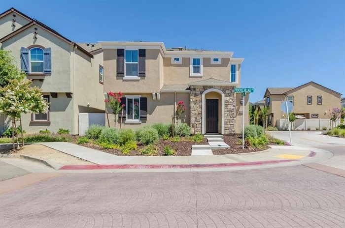 Primary Photo - Stunning modern two story single family ho...