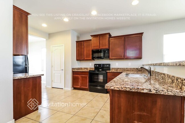 Foto del edificio - 24446 W Sheraton Ln