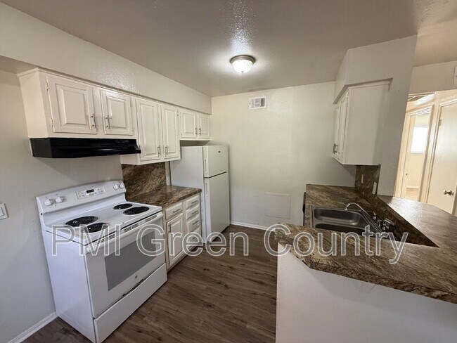 Foto del edificio - 917 N Yale Ave