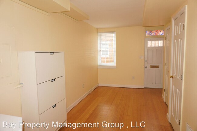 Building Photo - 1 br, 1 bath House - 5 E Hamburg St