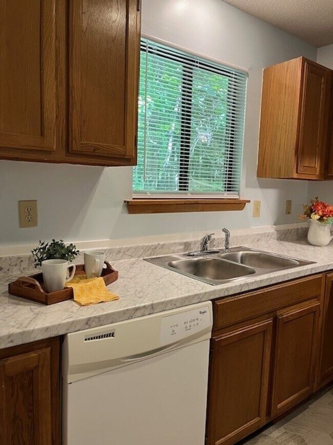 Foto del edificio - 104 Lystra Hills Ln