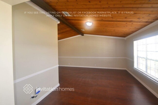 Building Photo - 1454 SW 26th Ave