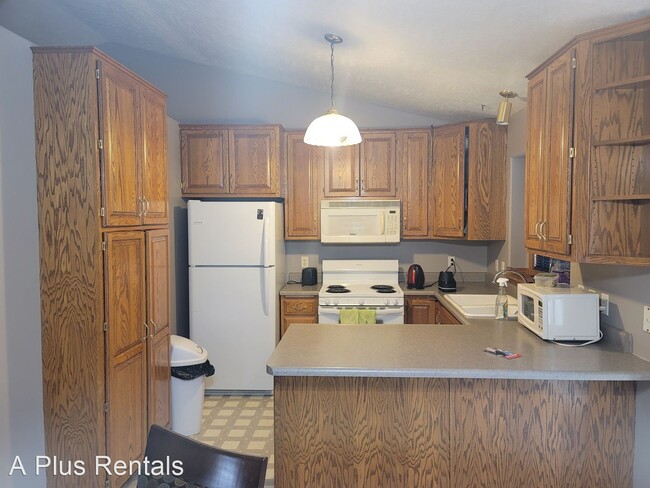 Foto del edificio - 4 br, 2 bath House - 105 N Detroit Ave