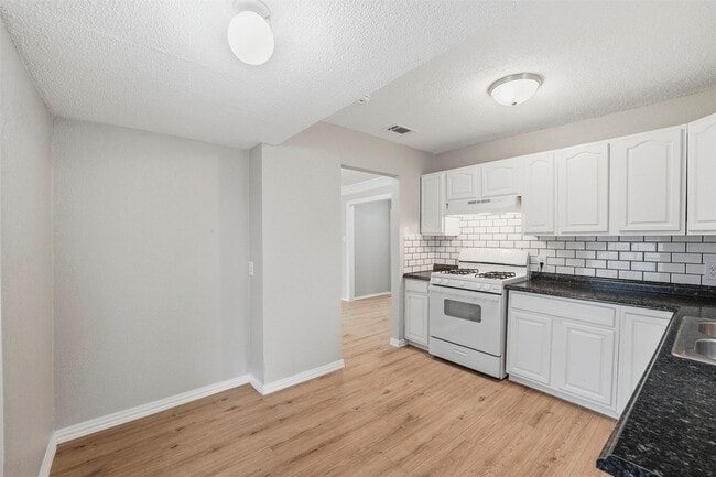 Building Photo - 1110 NE 17th St