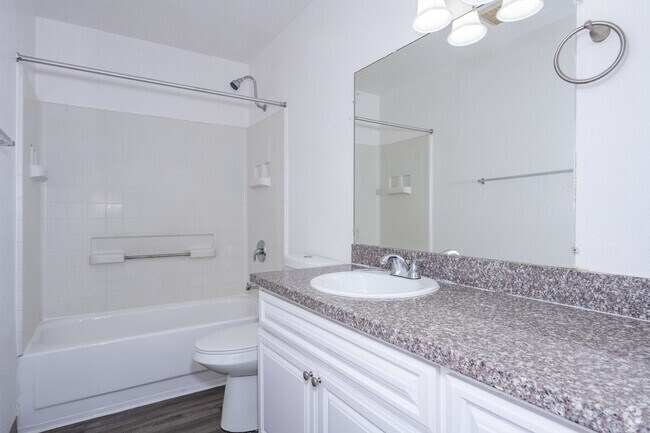 2BR, 1.5BA - 1,025SF - Bathroom - Dover Park Apartments