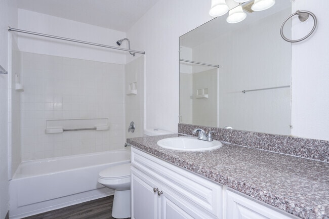 2BR, 1.5BA - 1,025SF - Bathroom - Dover Park Apartments