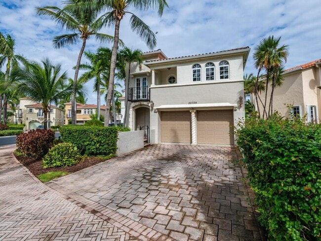 Building Photo - 20729 NE 32nd Ave