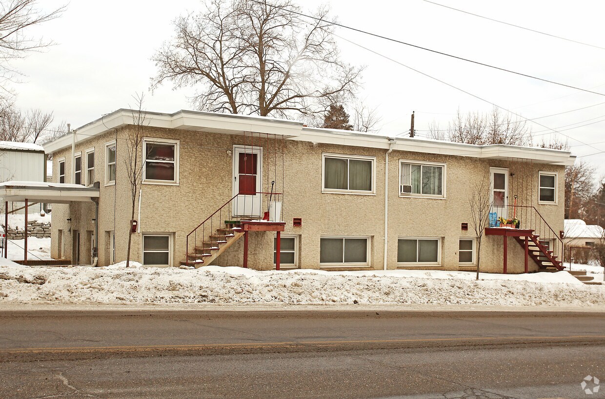 Primary Photo - 100 Belvidere St E